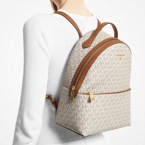 Michael Kors Womens Valerie Medium Logo Backpack 30F2G9VB2B-149 (Vanilla)
NWT